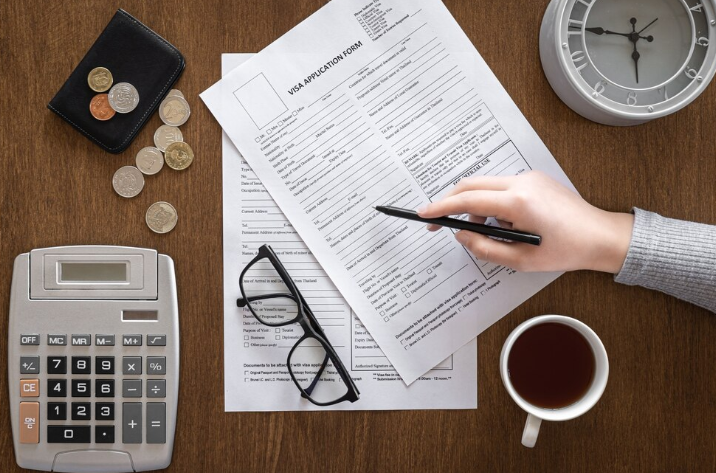 Purchase Order Financing Guide: Process, Pros, and Cons