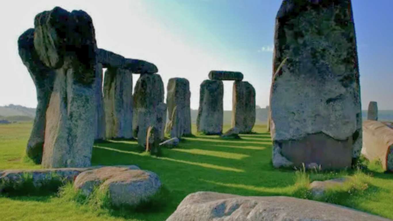 Can I Visit Stonehenge By Car
