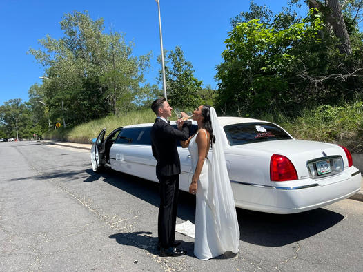 Why Choosing an Award-Winning Wedding Limo Service Makes All the Difference