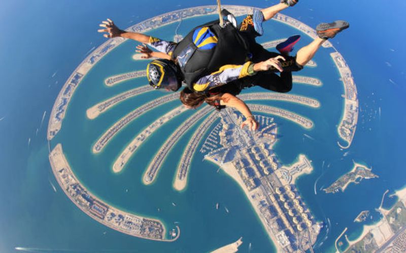 Skydiving in Dubai