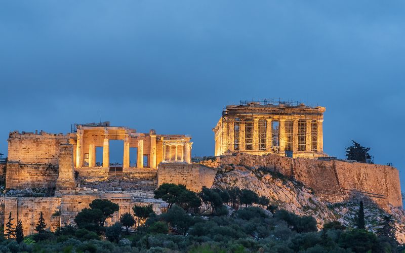 Top Greece Destinations to Explore: From Ancient Ruins to Stunning Islands