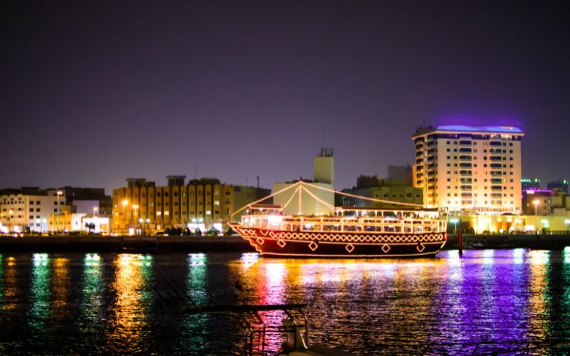 ṀDine Under the Stars: The Ultimate Guide to Dubai Dhow Cruises